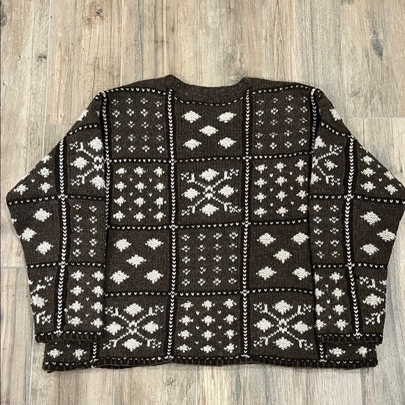 Liz Claiborne Brown and White Patterned Hand Knit Shetland Wool Sweater Size M - Picture 4 of 4